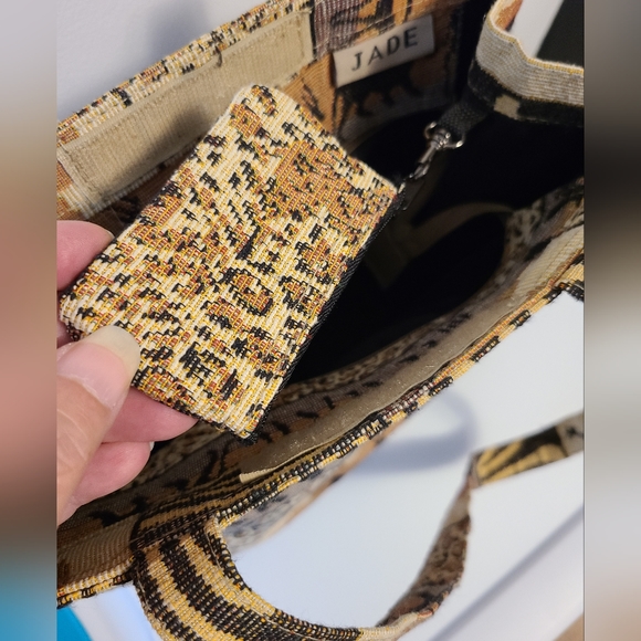 EUC Jade African Safari Tapestry Tote with Coin Purse - Picture 15 of 16